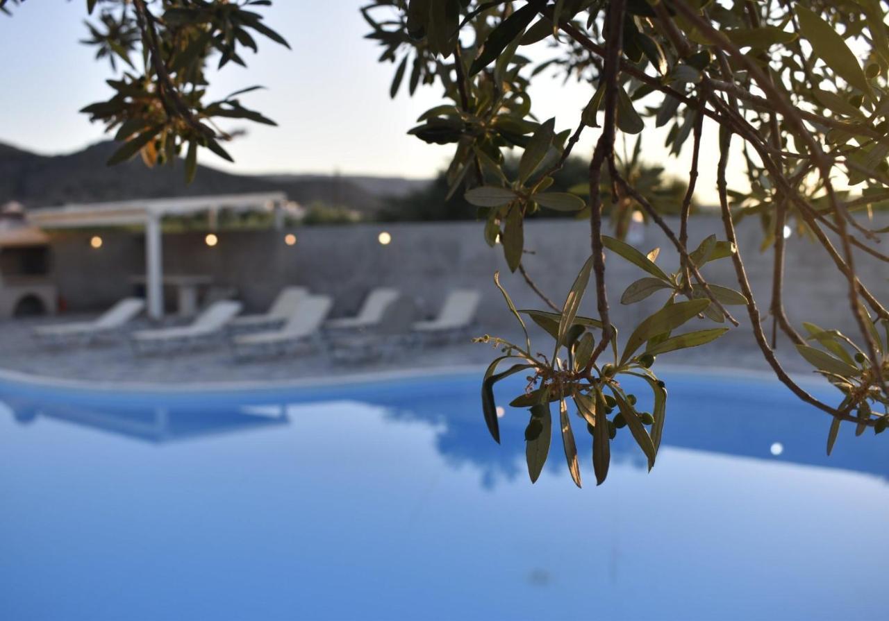 Rousolakos Pool Apartments 古卡斯特隆 外观 照片