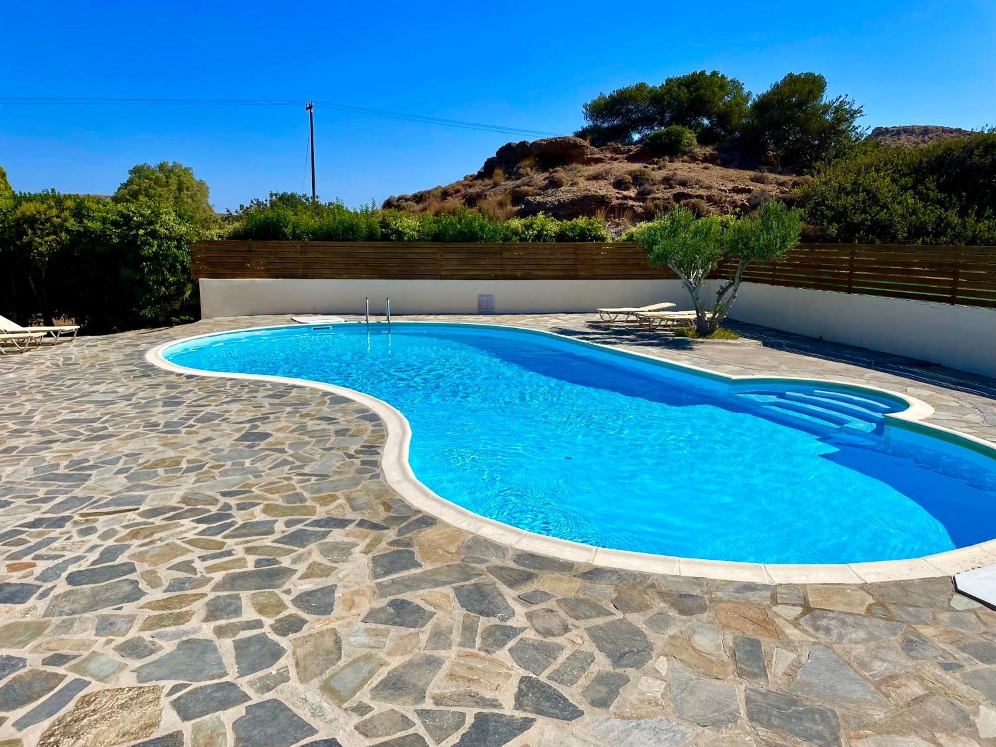 Rousolakos Pool Apartments 古卡斯特隆 外观 照片
