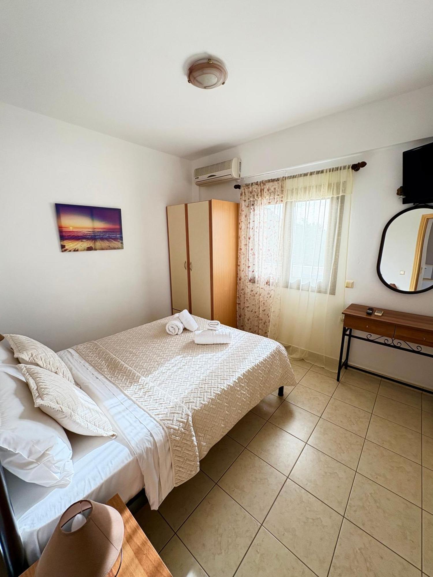 Rousolakos Pool Apartments 古卡斯特隆 外观 照片